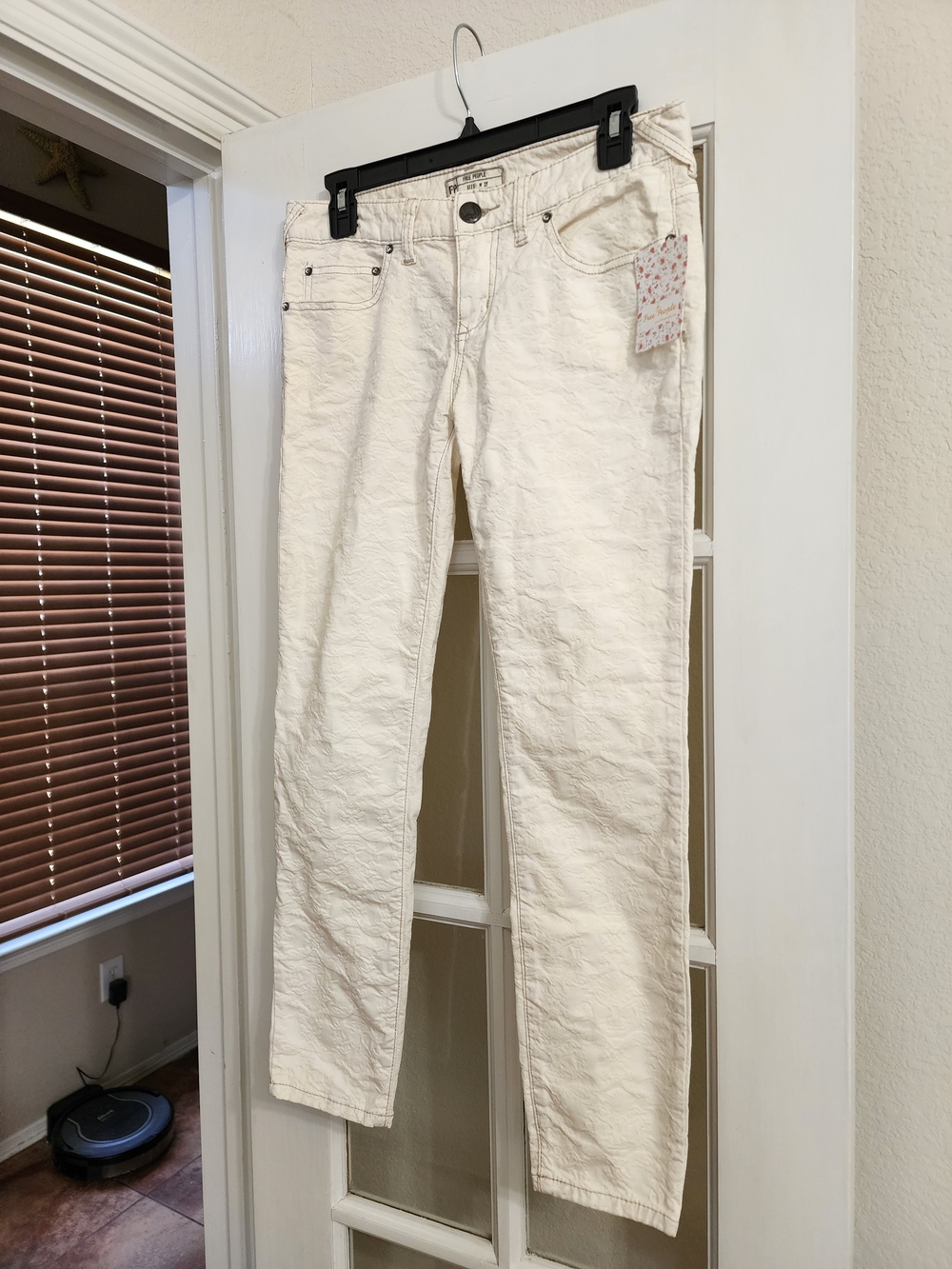 NWT Free People Cream Floral Jacquard Skinny Jeans Size 27 Boho - Picture 2 of 16